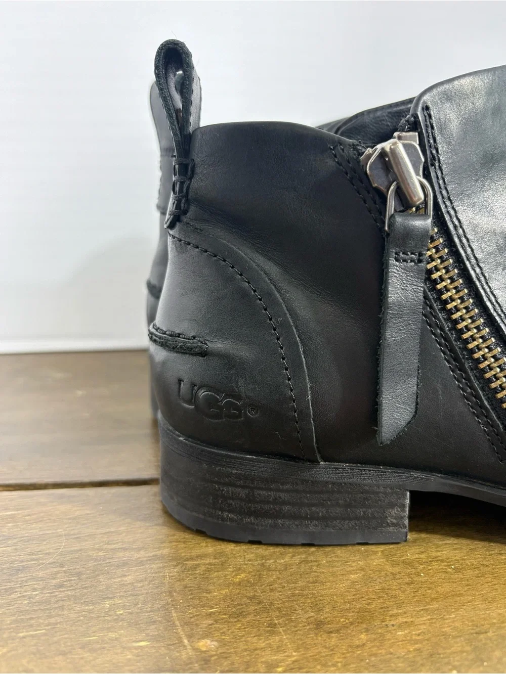 UGG Aureo Leather Ankle Boot - Black - Women's Size 8.5 - Picture 6 of 11